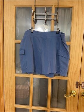 152. DKNY Blue Elastic-Waist Cargo Shorts